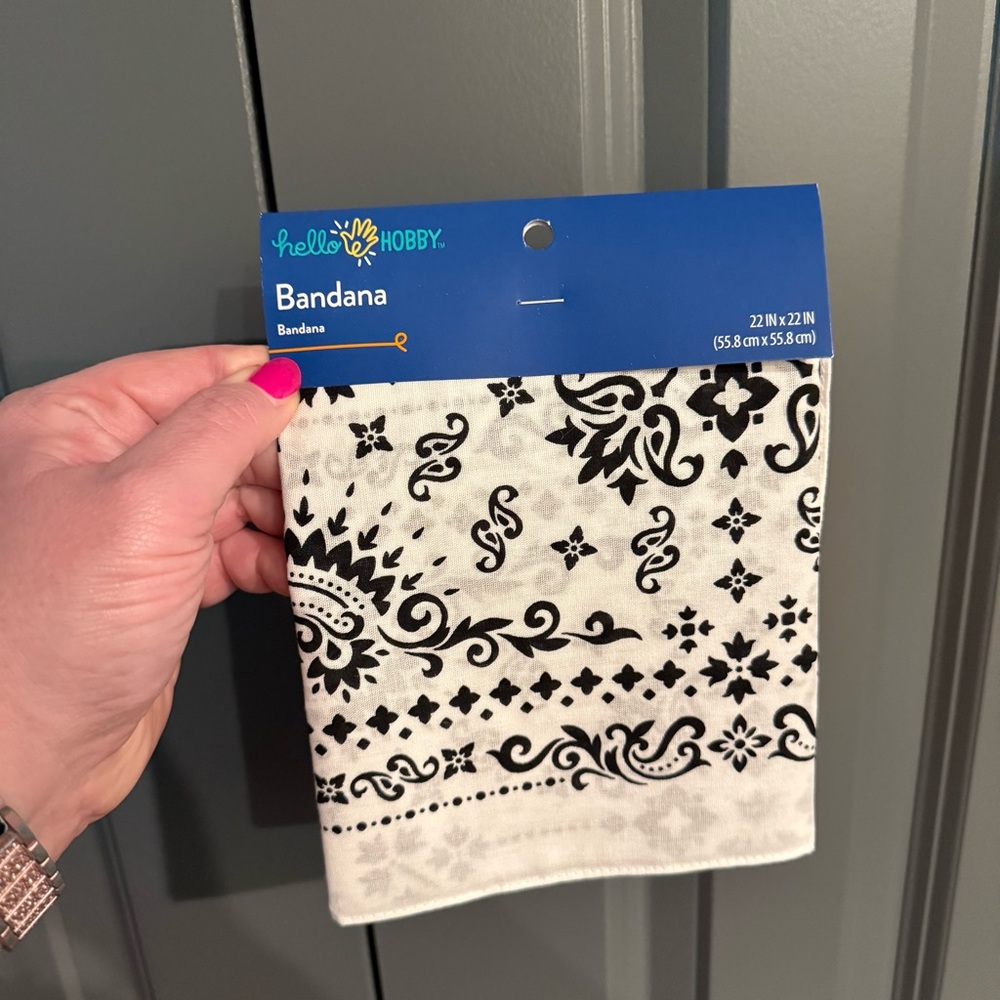 NWT Black and white bandana